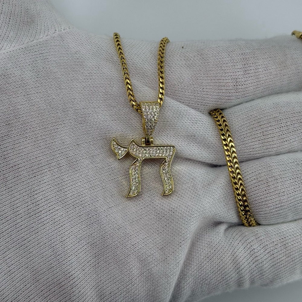 925 Sterling Silver 18K Gold Plated Chai Pendant CZ Iced Approx 4.3g Unisex
